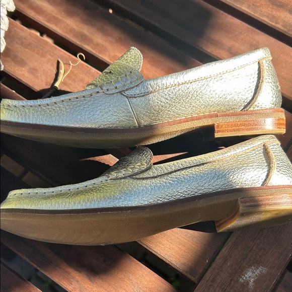 Sperry Metallic Gold Loafers for Women Size 7 - Picture 2 of 5